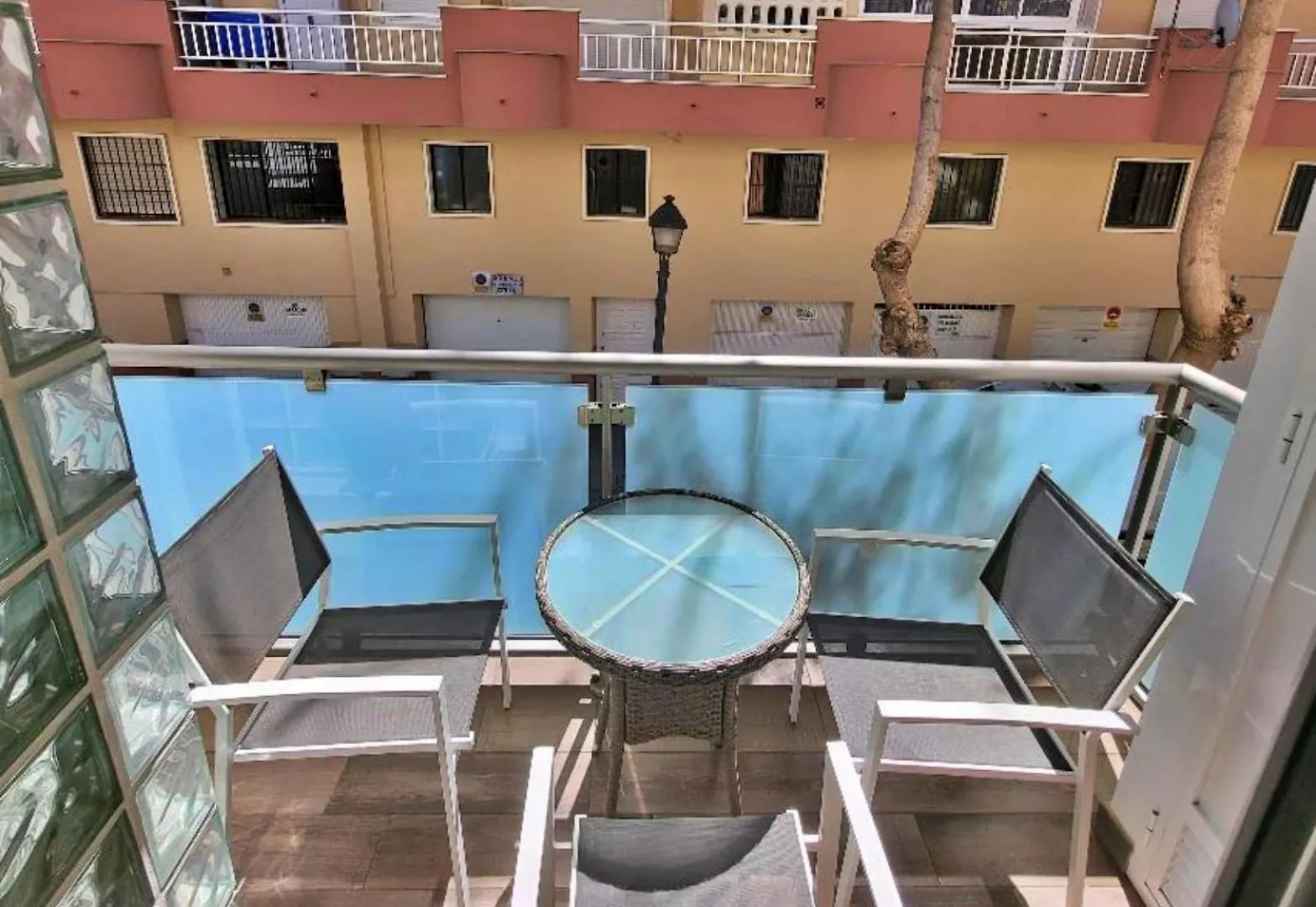Poeta 1 Bedroom Apartment Ihaep11119 contacts